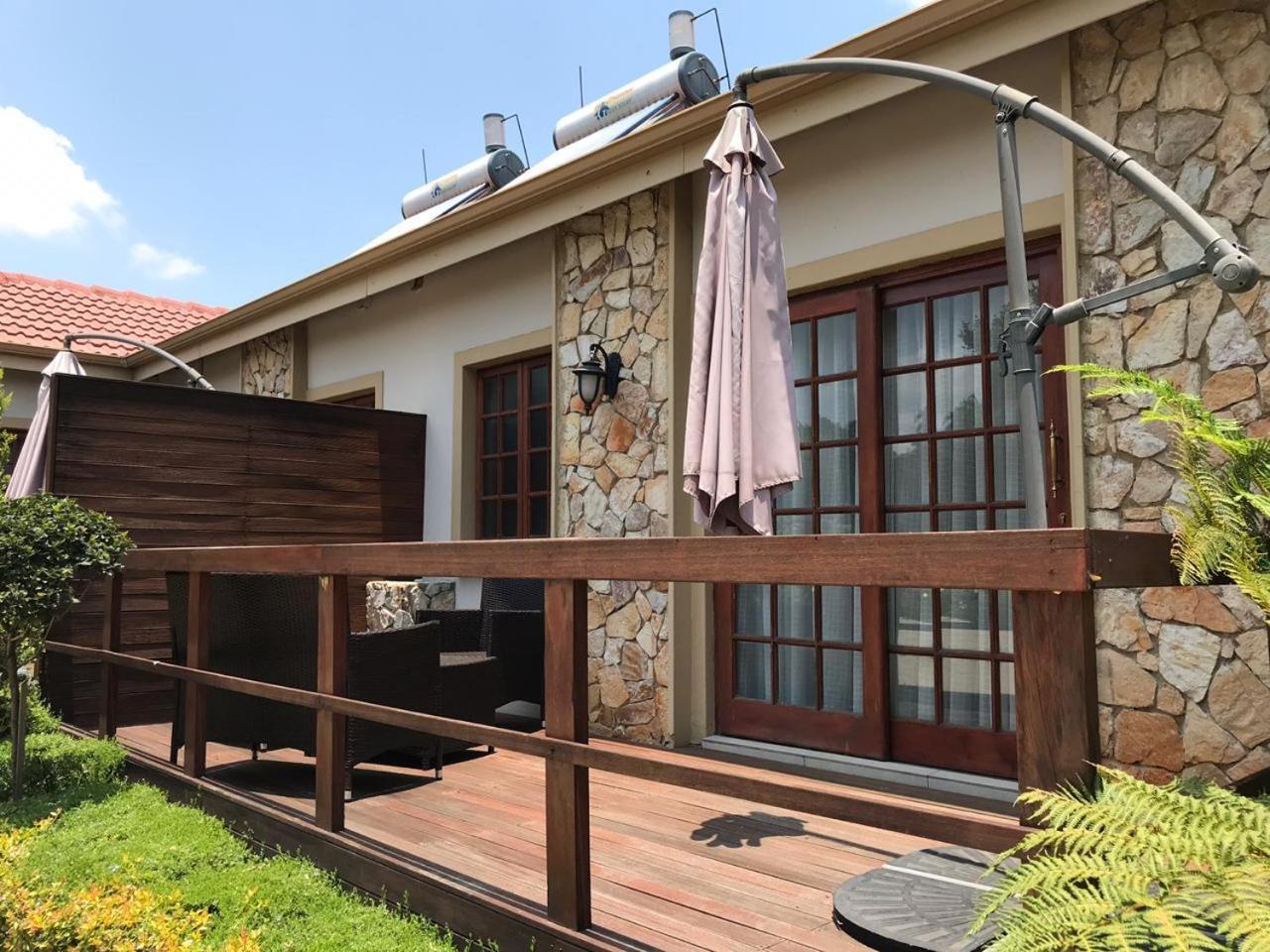 Classique Grace Boutique Hotel Sandton Esterno foto