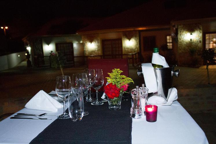Classique Grace Boutique Hotel Sandton Esterno foto